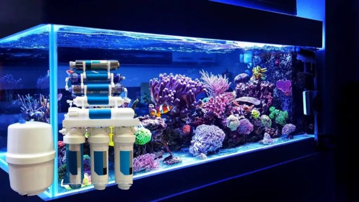 Reverse osmosis system for a saltwater aquarium